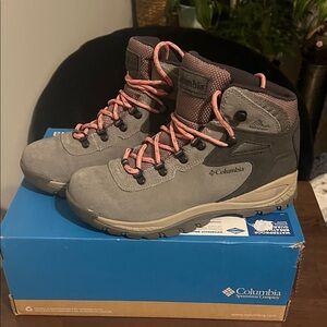 EUC Columbia Gray and Pink Waterproof Outdoor Boots Women Size 9